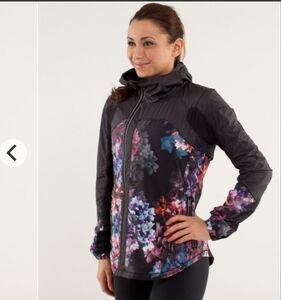 Lululemon Run Get‎ up and Glow jacket,Spring has sprang
